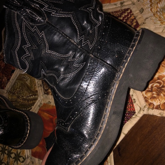 Girl’s Size 12 Roper Boots - Picture 2 of 4